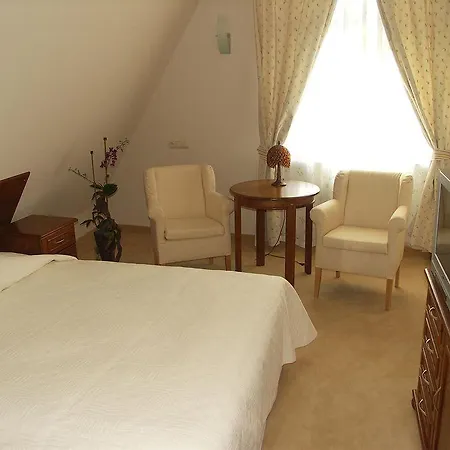 Biala Lilia Old Town B&B