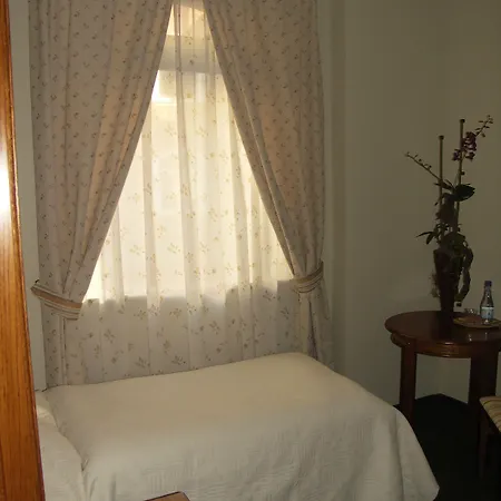 Nocleg ze śniadaniem Biala Lilia Old Town 3*