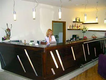 לינה וארוחת בוקר Biala Lilia Old Town 3*