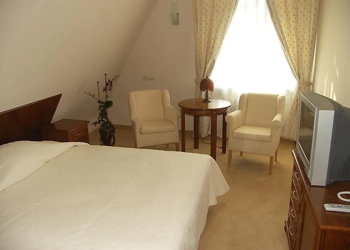 Biala Lilia Old Town Bed and Breakfast