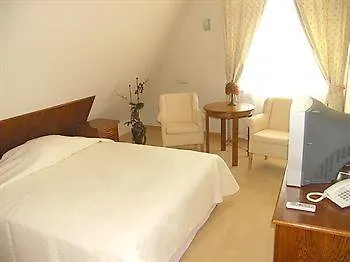 Biala Lilia Old Town Bed & Breakfast