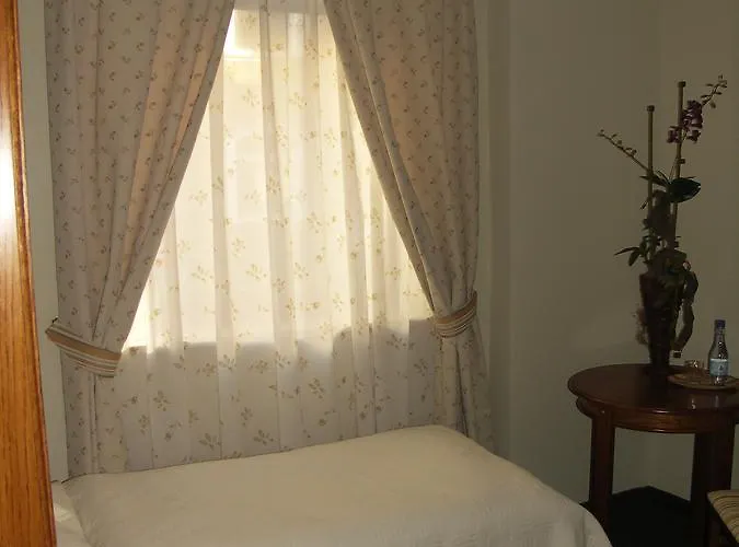 Biala Lilia Old Town Bed & Breakfast