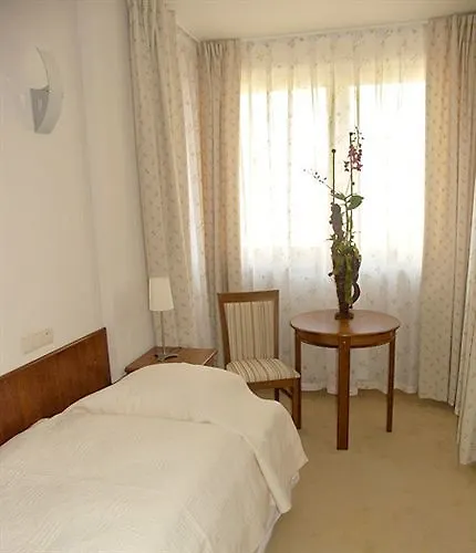 住宿加早餐酒店 Biala Lilia Old Town 3*